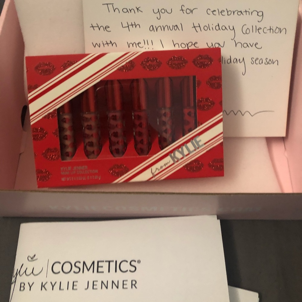 Kylie Cosmetics Holiday 6 piece Mini set